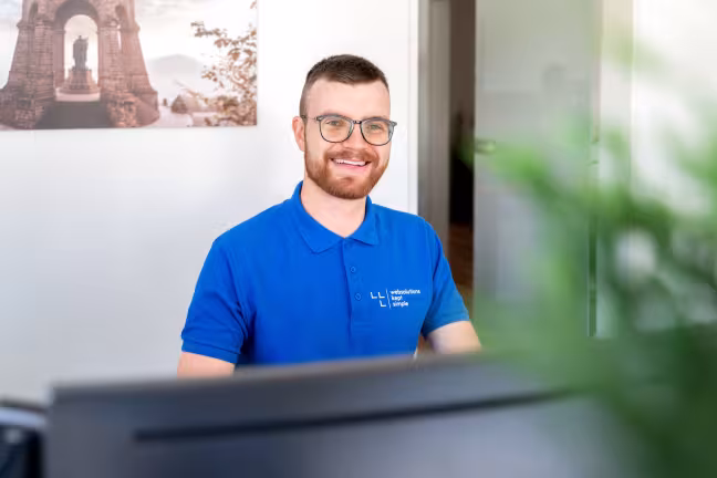 Entwickler am Bildschirm