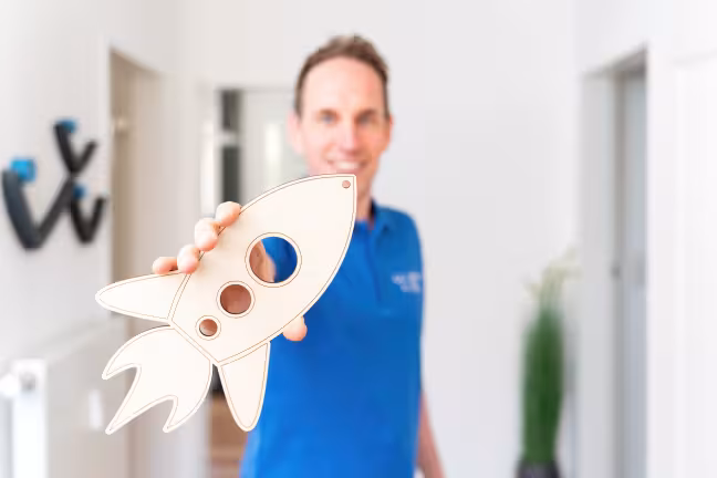 Julian mit Rakete